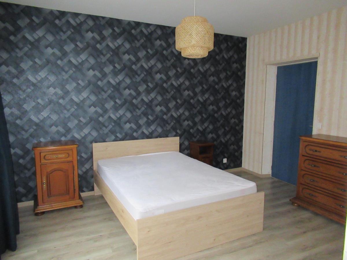 Le Gite Des Fresques Saint-Savin  Exterior photo